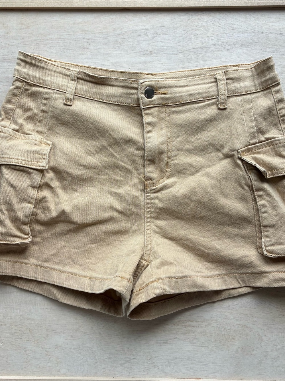 Hipster Vintage Y2k Tan Cargo Style
Shorts Size M High Rise